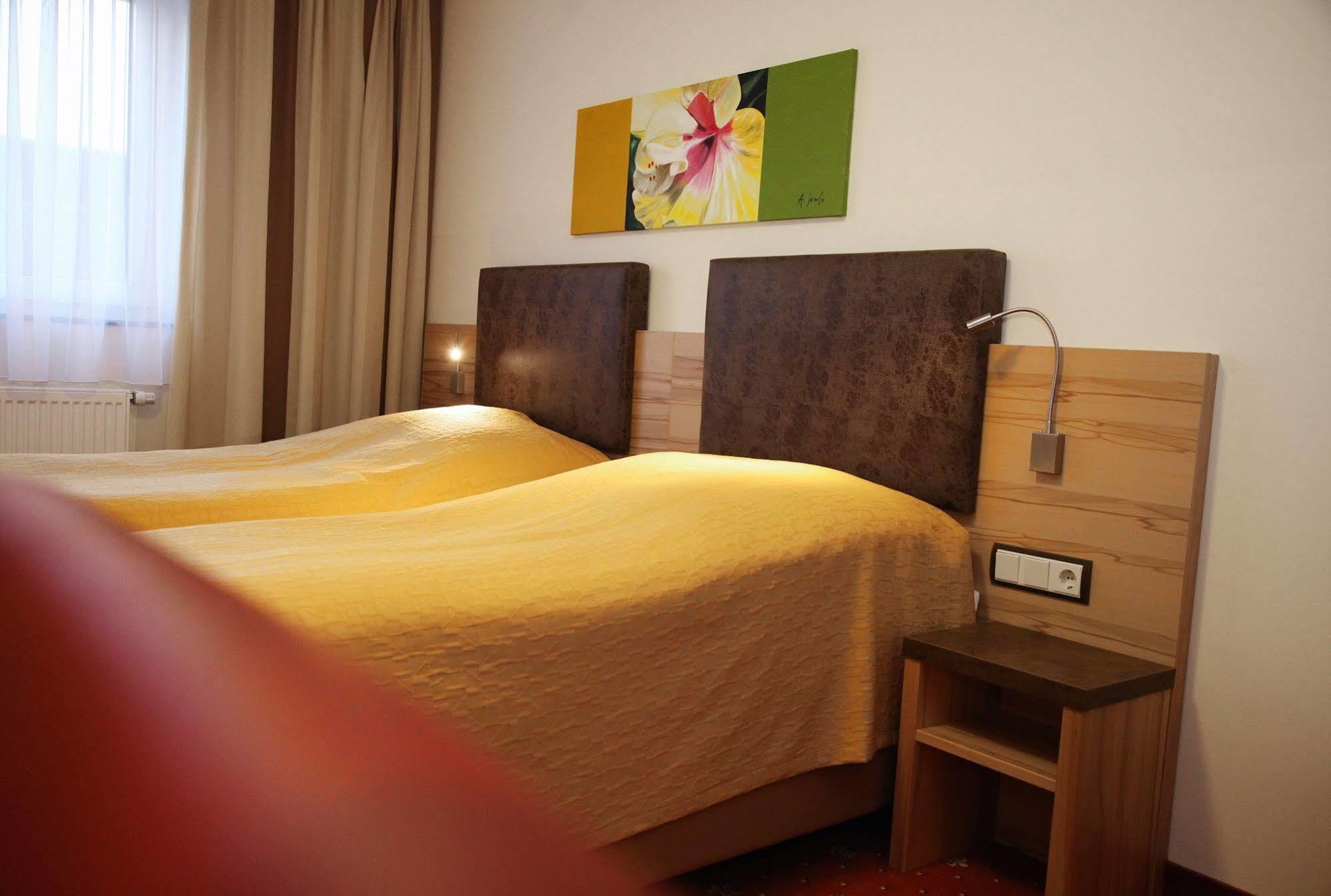 Tinschert Hotel-Restaurant-Partyservice Schwertberg 외부 사진