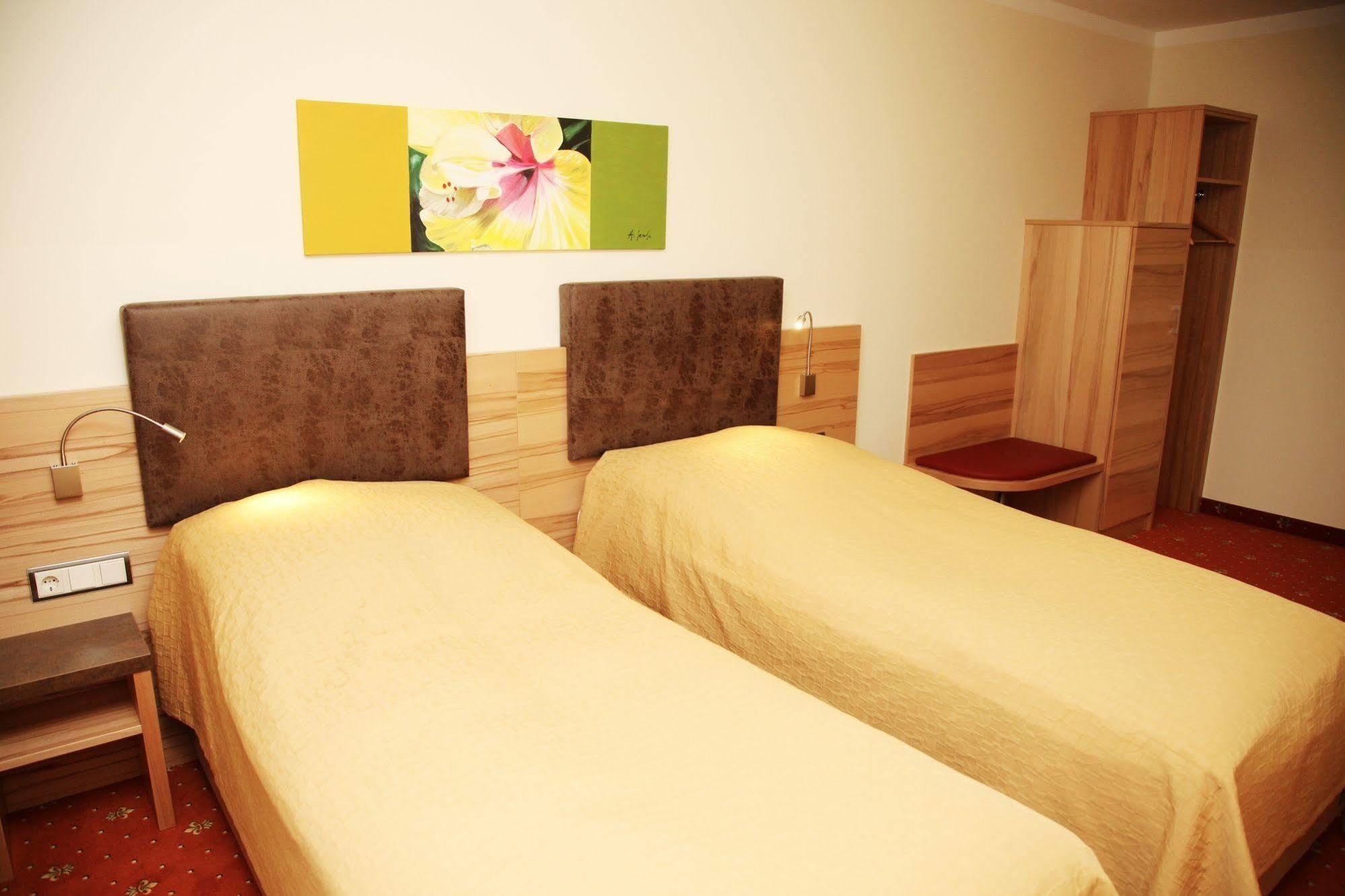 Tinschert Hotel-Restaurant-Partyservice Schwertberg 외부 사진