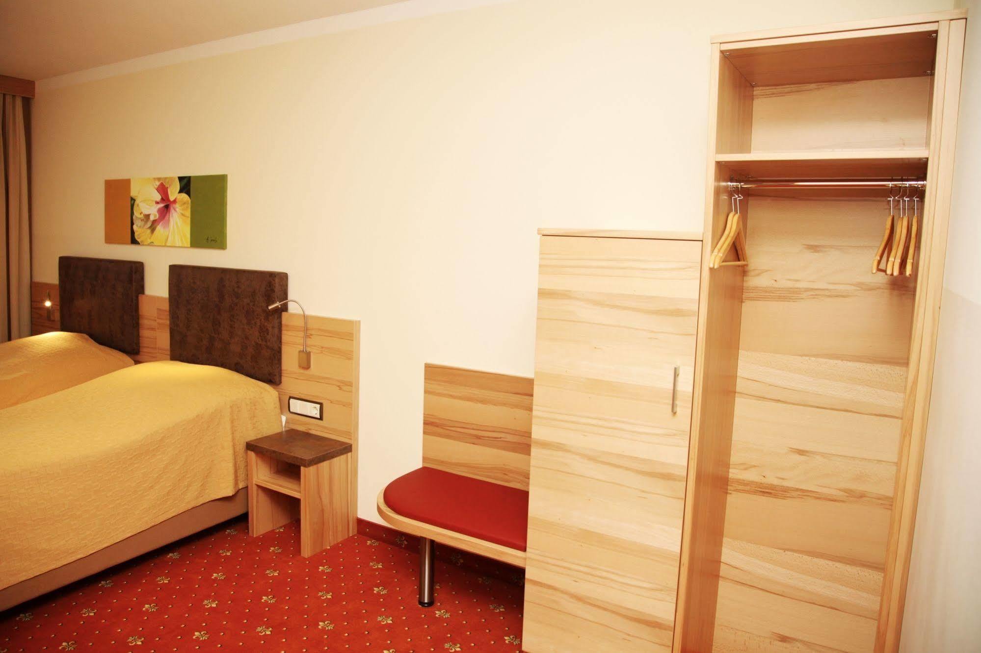 Tinschert Hotel-Restaurant-Partyservice Schwertberg 외부 사진