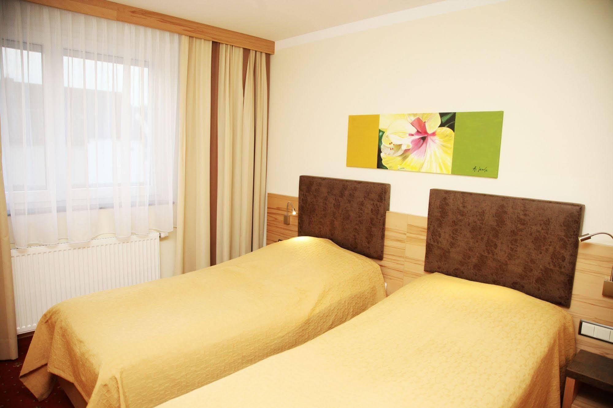 Tinschert Hotel-Restaurant-Partyservice Schwertberg 외부 사진